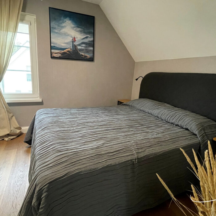 NAMAS KOPOSE | Miegamasis su dvigule lova ir sofa-lova